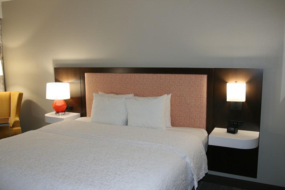 Hampton Inn & Suites Concord-Charlotte Εξωτερικό φωτογραφία