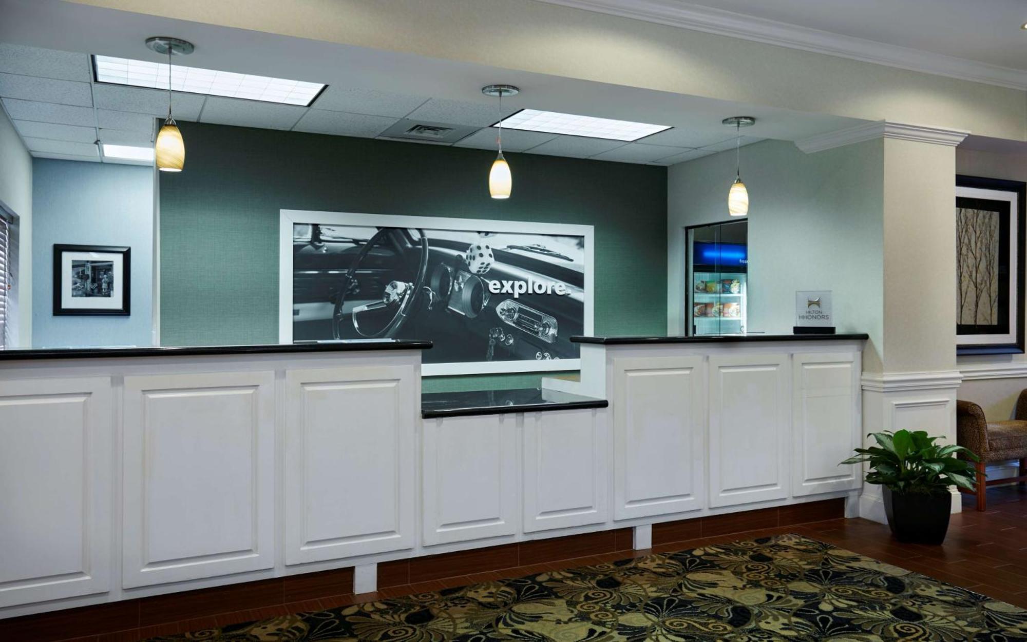 Hampton Inn & Suites Concord-Charlotte Εξωτερικό φωτογραφία