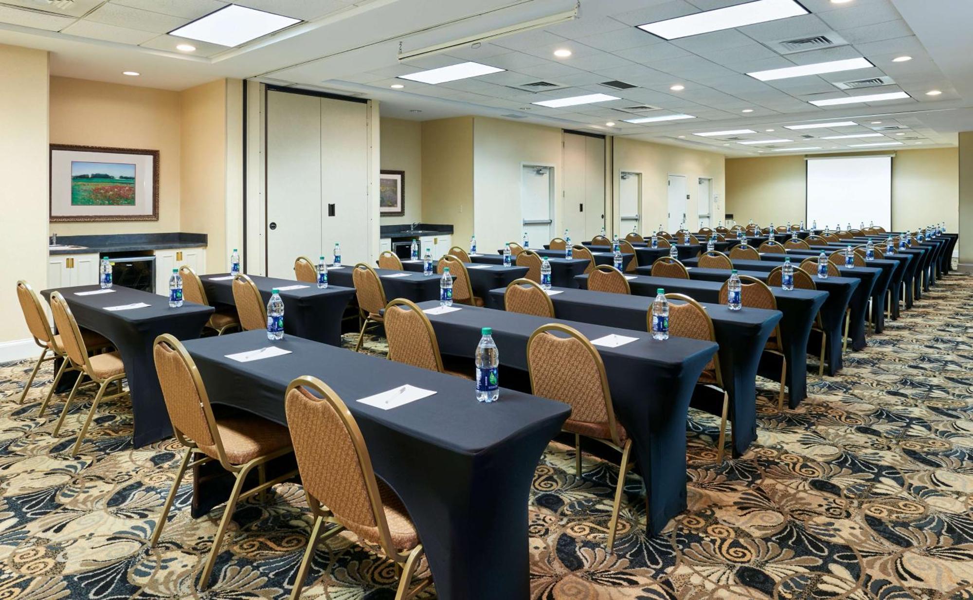 Hampton Inn & Suites Concord-Charlotte Εξωτερικό φωτογραφία