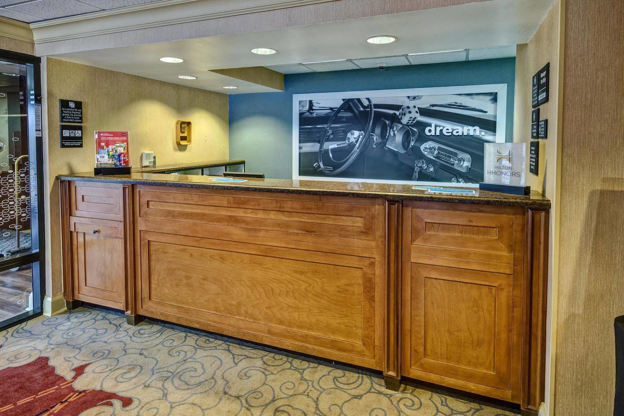Hampton Inn & Suites Concord-Charlotte Εξωτερικό φωτογραφία