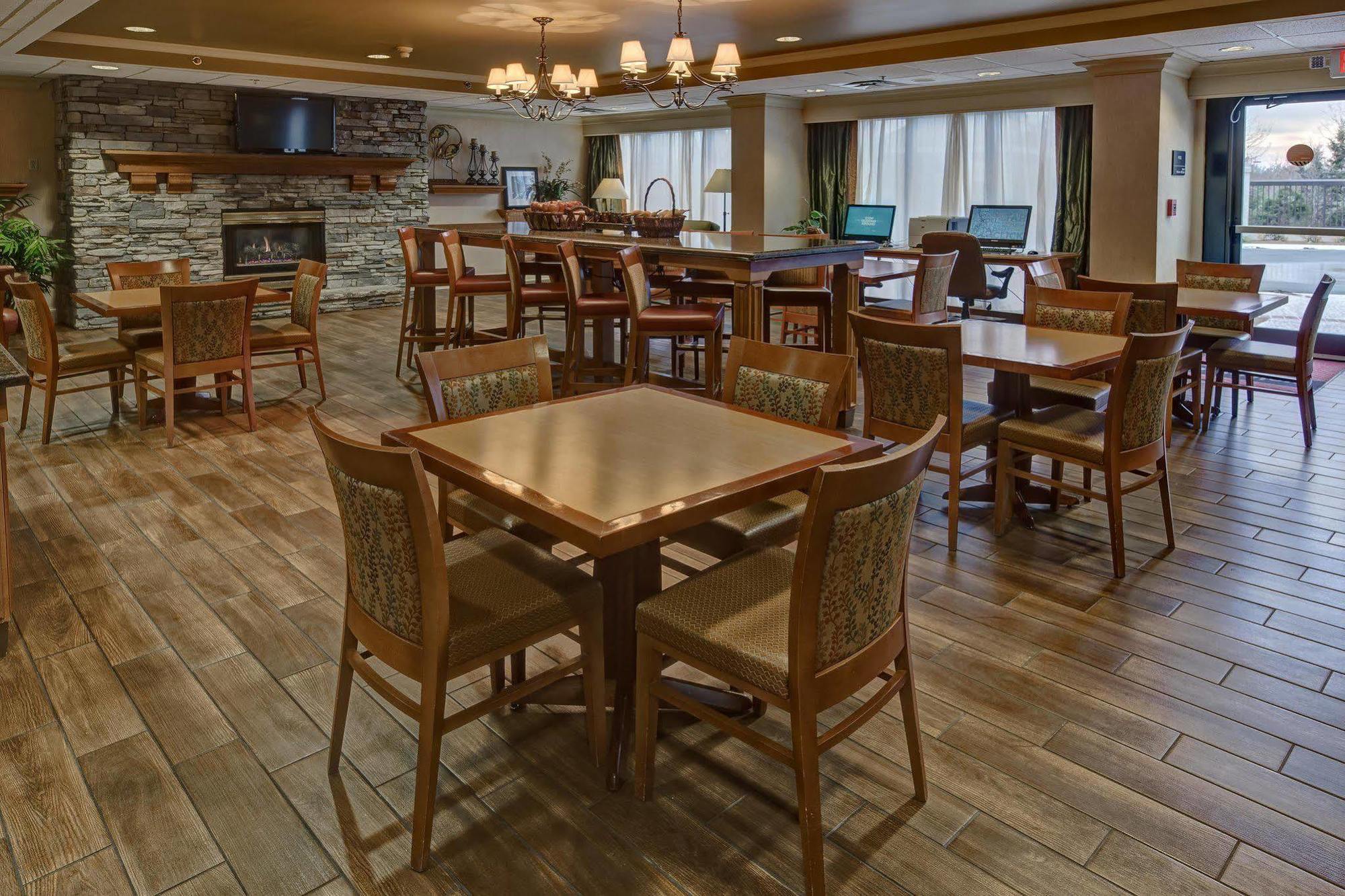 Hampton Inn & Suites Concord-Charlotte Εξωτερικό φωτογραφία