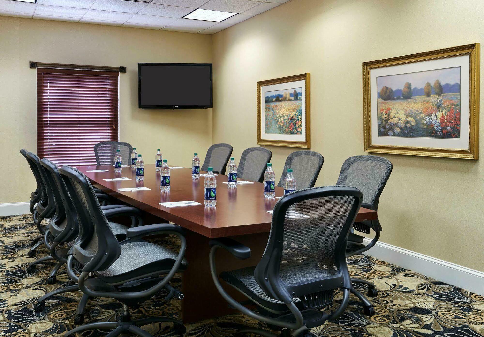 Hampton Inn & Suites Concord-Charlotte Εξωτερικό φωτογραφία