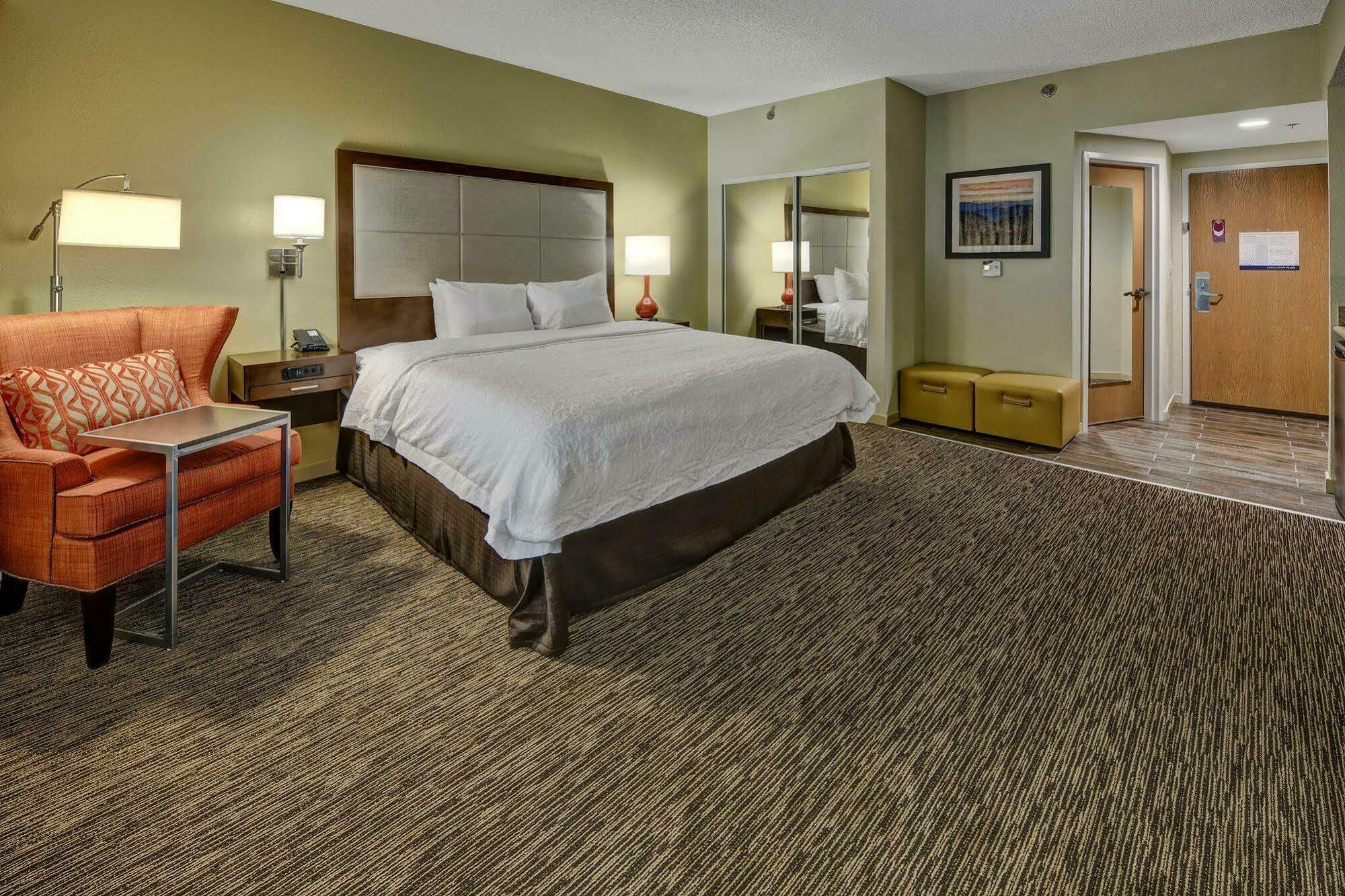 Hampton Inn & Suites Concord-Charlotte Εξωτερικό φωτογραφία